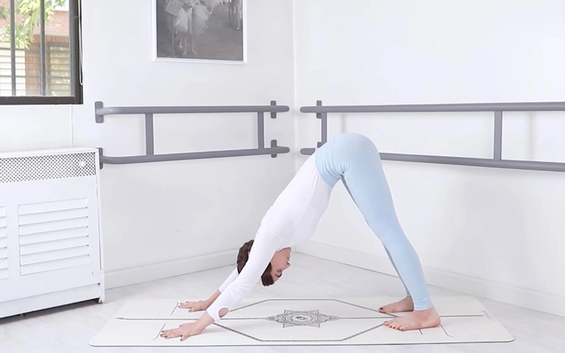 حرکت سلام بر خورشید در آشتانگا یوگا