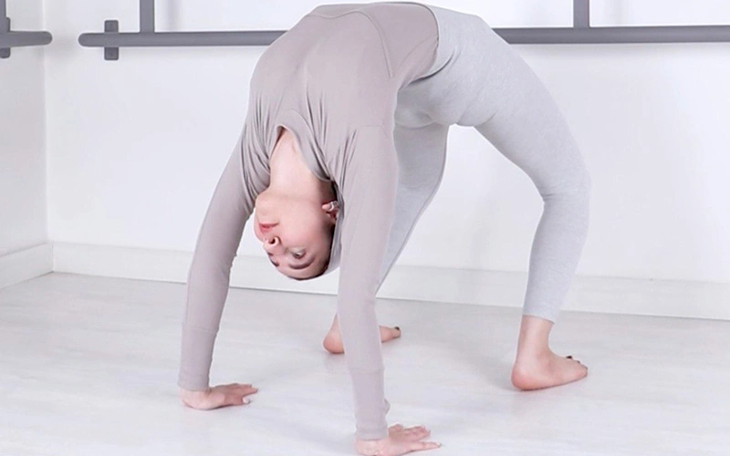 فشار روی کمر و شانه ها