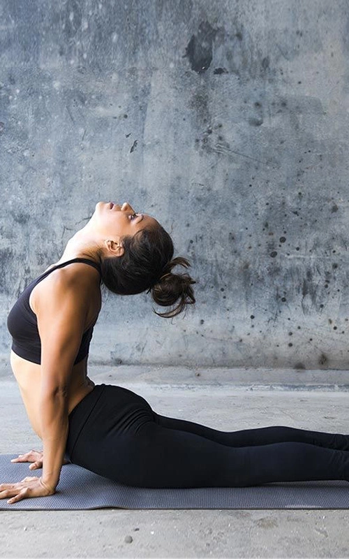 کشش عضلات در حرکت کبری